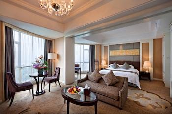 Deluxe, Suite, Building a