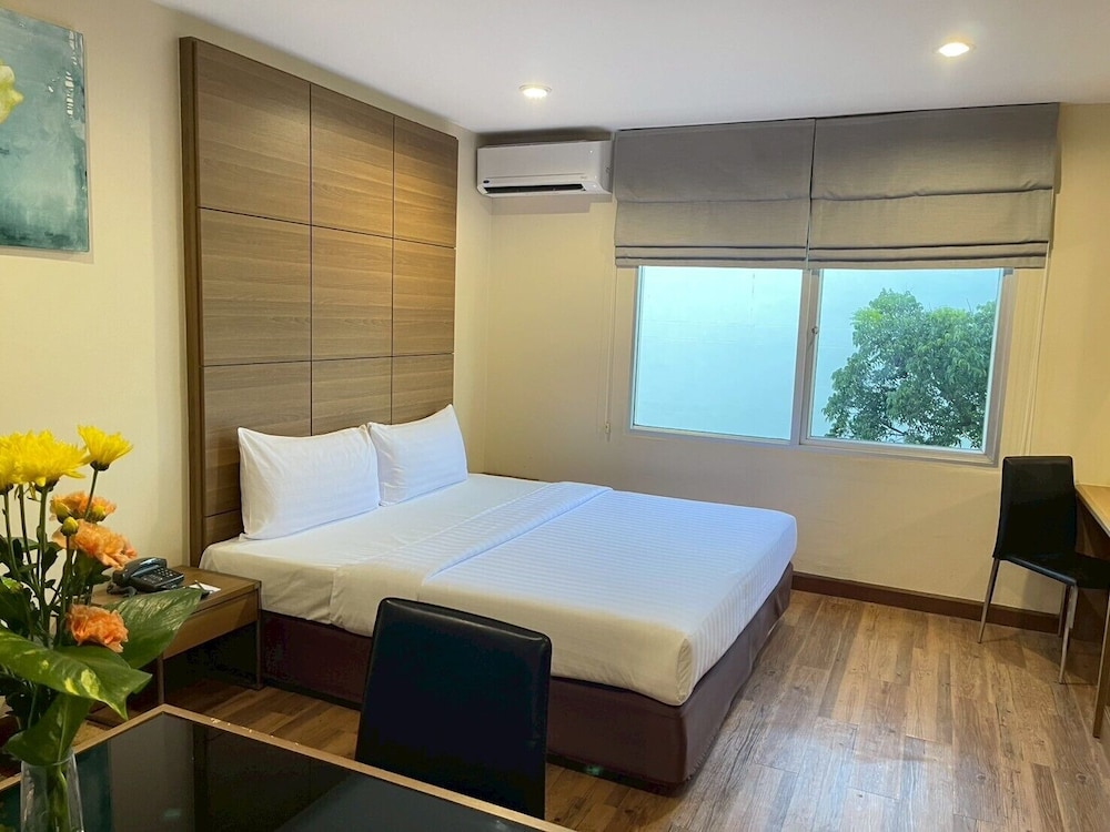 Sima Thani Hotel 32/50