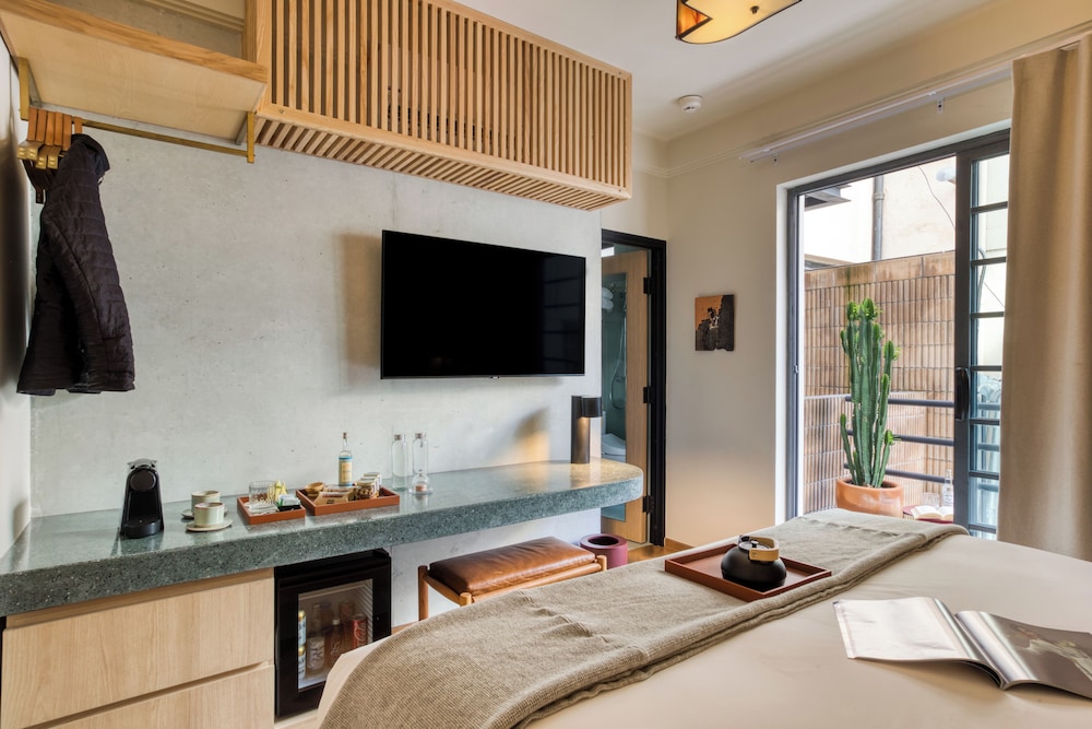 Rodona Hotel 40/50