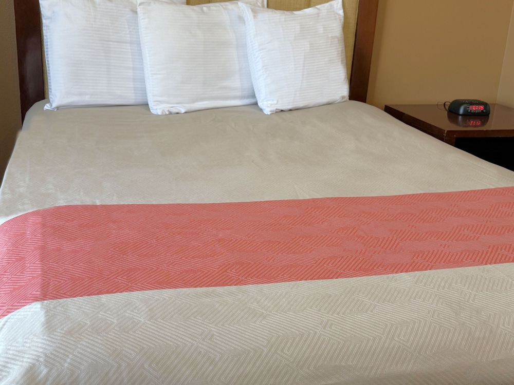 Town House Extended Stay Hotel Downtown 35/64
