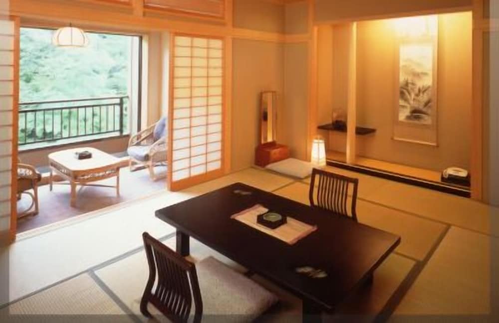 Shima Yamaguchikan 50/50