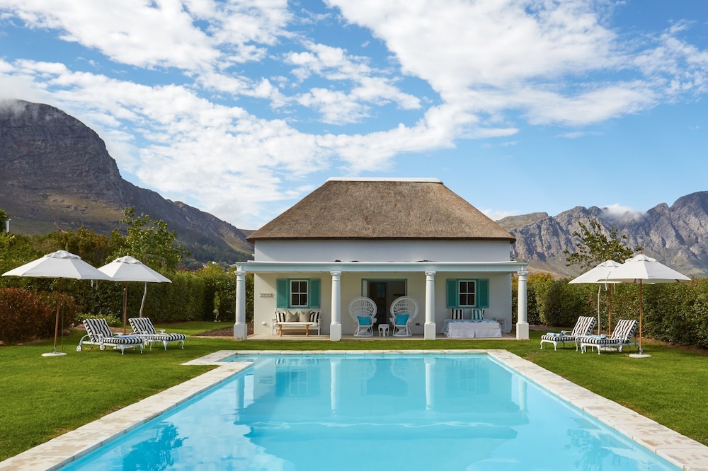 La Cotte House 42/44
