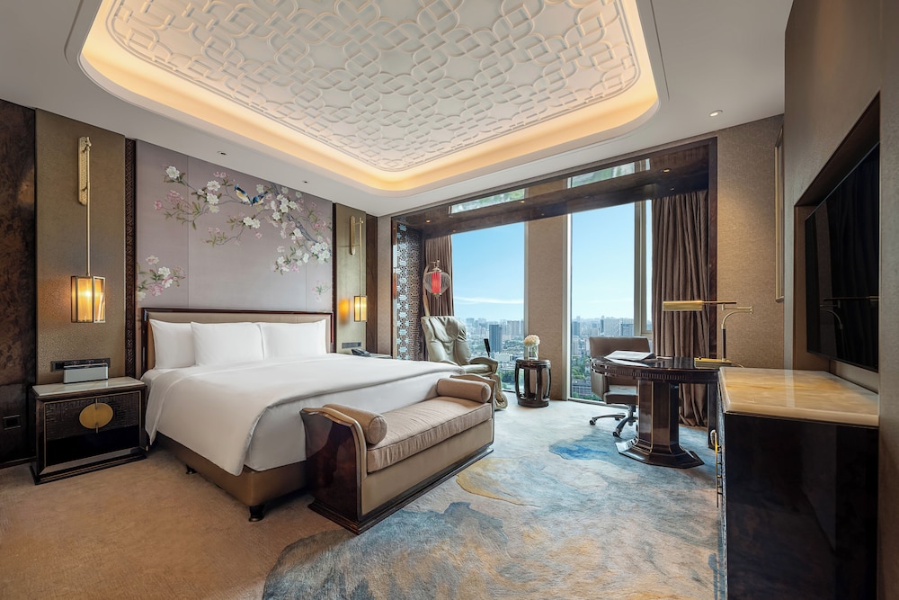 Grand, Deluxe, King Bed, River View