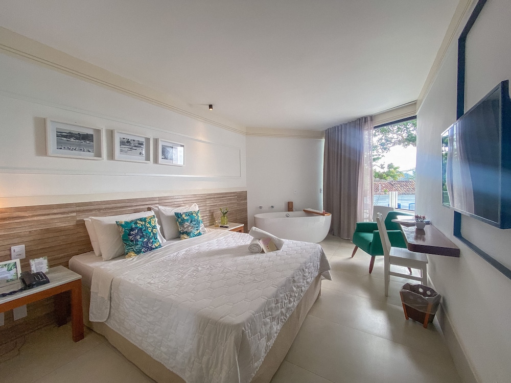 JUNIOR, QUEEN BED