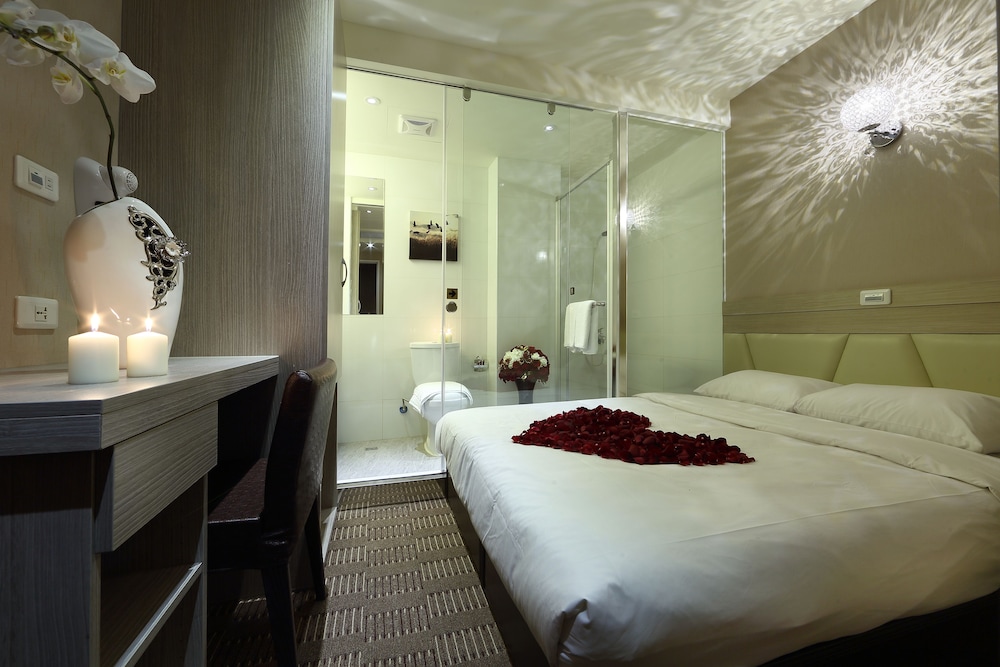 YPJ HOTEL 46/70