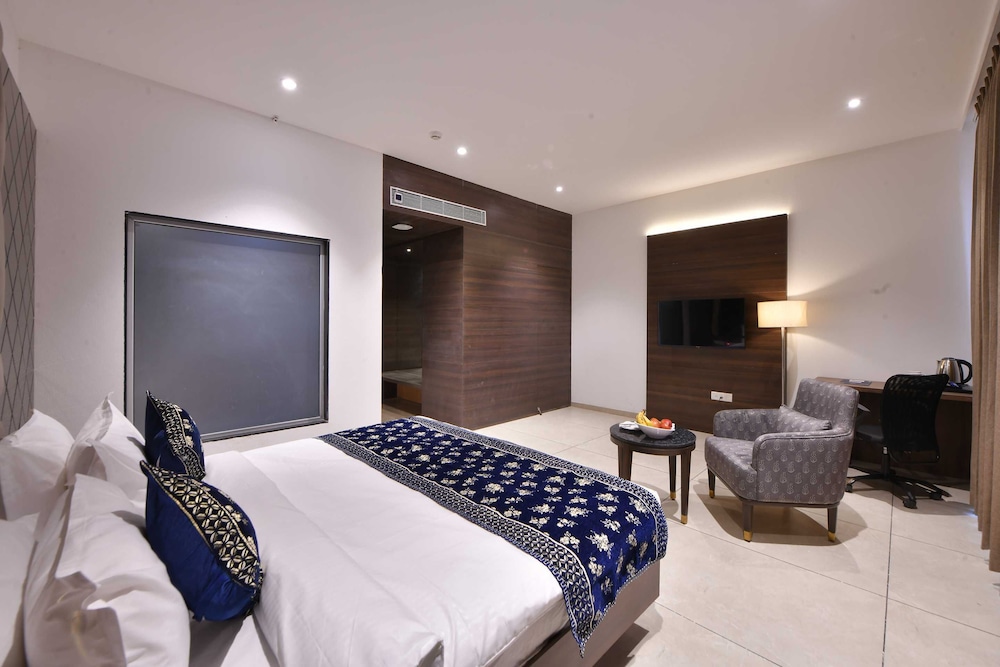 Palette - Hotel Royal Palace Morbi 12/50