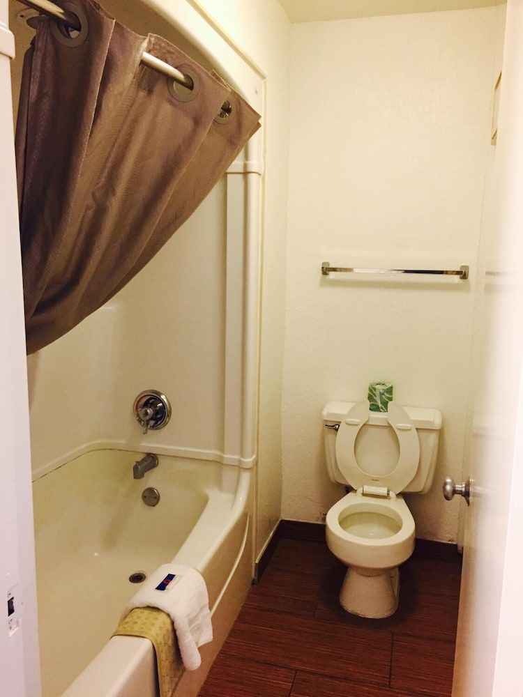 Motel6 Amarillo, TX - West 9/35