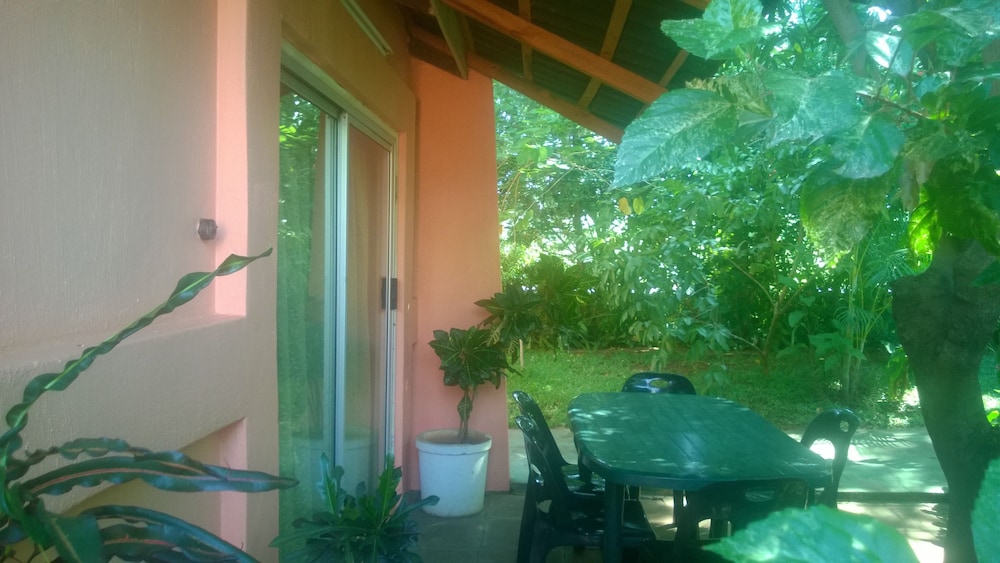 Gloria Apos S Bed And Breakfast 37/50