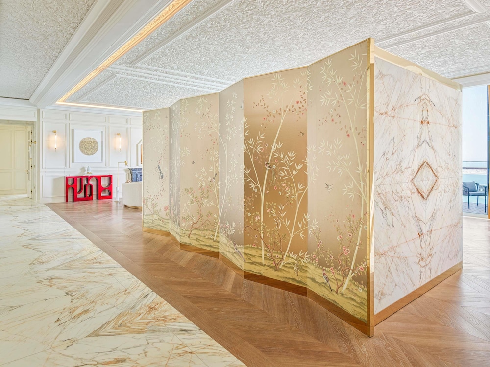 Raffles Doha 10/65