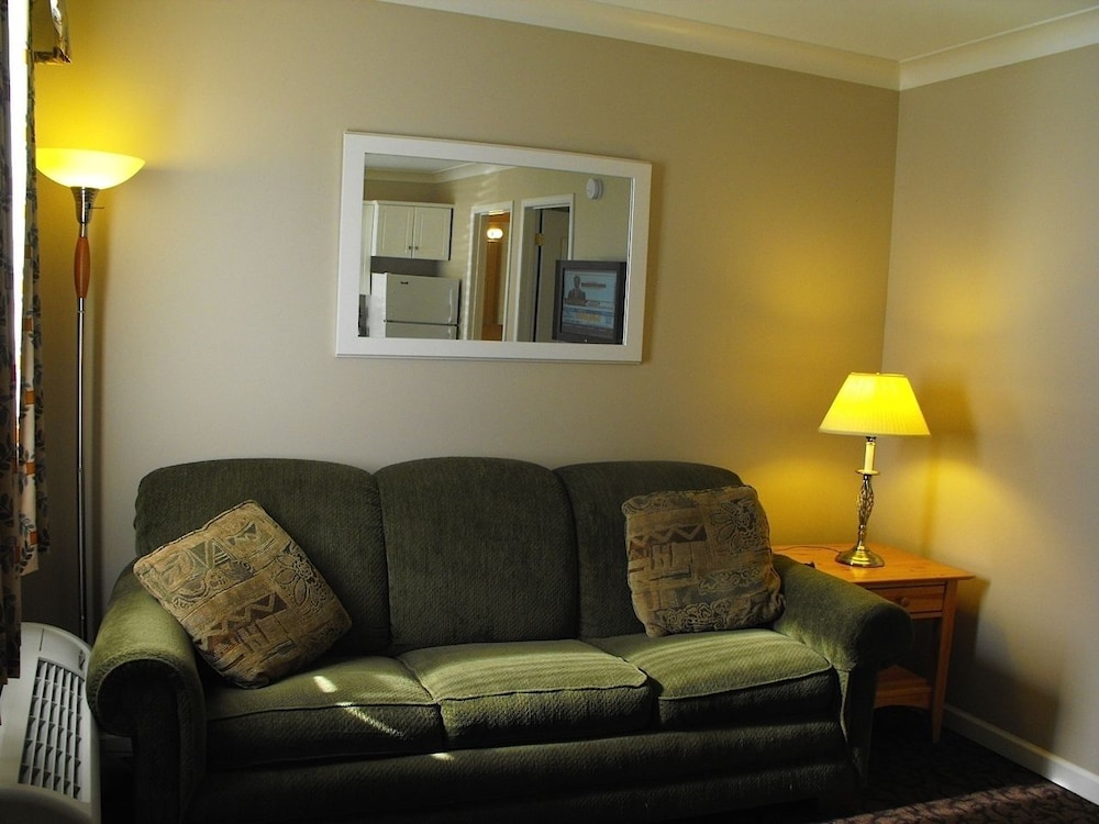Glenwood Inn & Suites 33/50