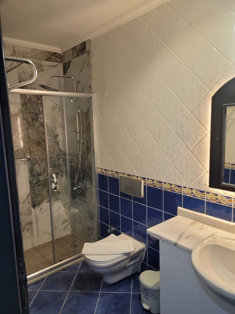 Belle Vue Hotel 48/48
