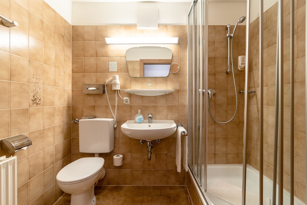 Hotel Sauerlacher Post 48/50