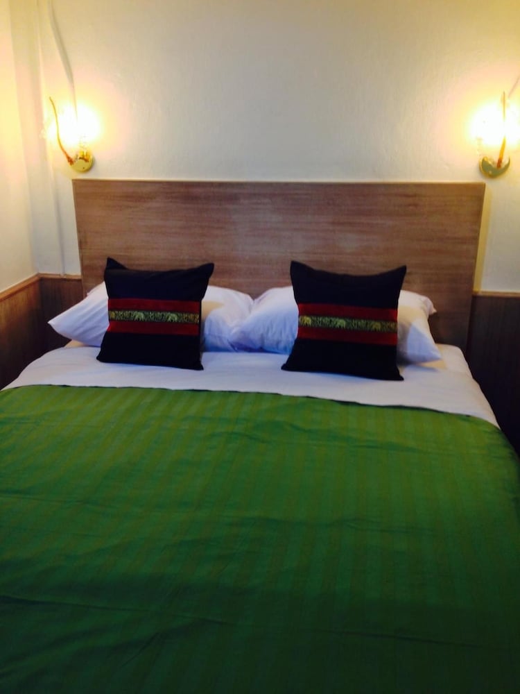 Sukhumvit 20 Guest House 18/46