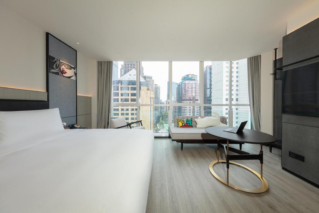 Select, Guest Room, King Bed, Large