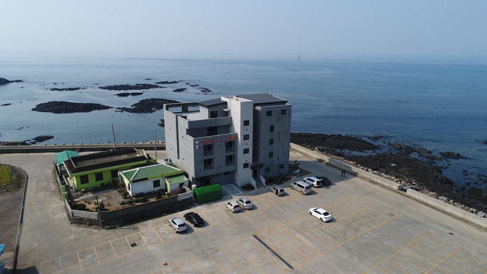 Hotel 52 50/57