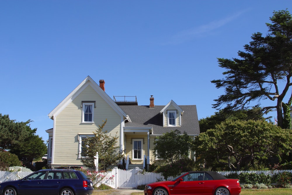 Inns of Mendocino 7/50