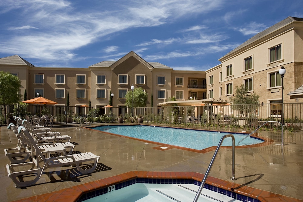 Ayres Hotel Chino Hills 7/55