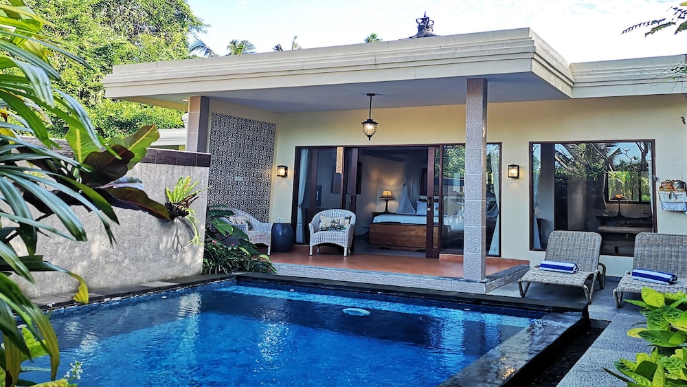 Villa Nirvana 52/81