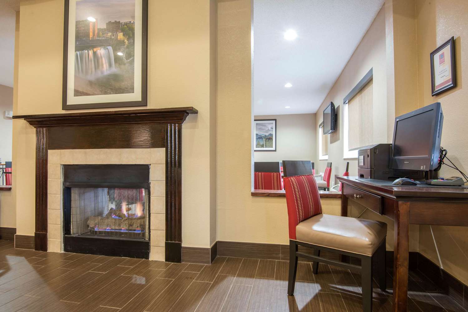 Comfort Suites Rochester Henrietta University Area 37/40