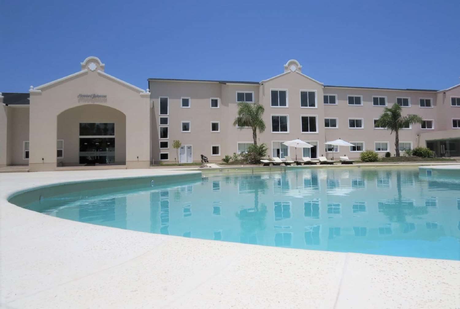 Howard Johnson By Wyndham La Plata 2/28