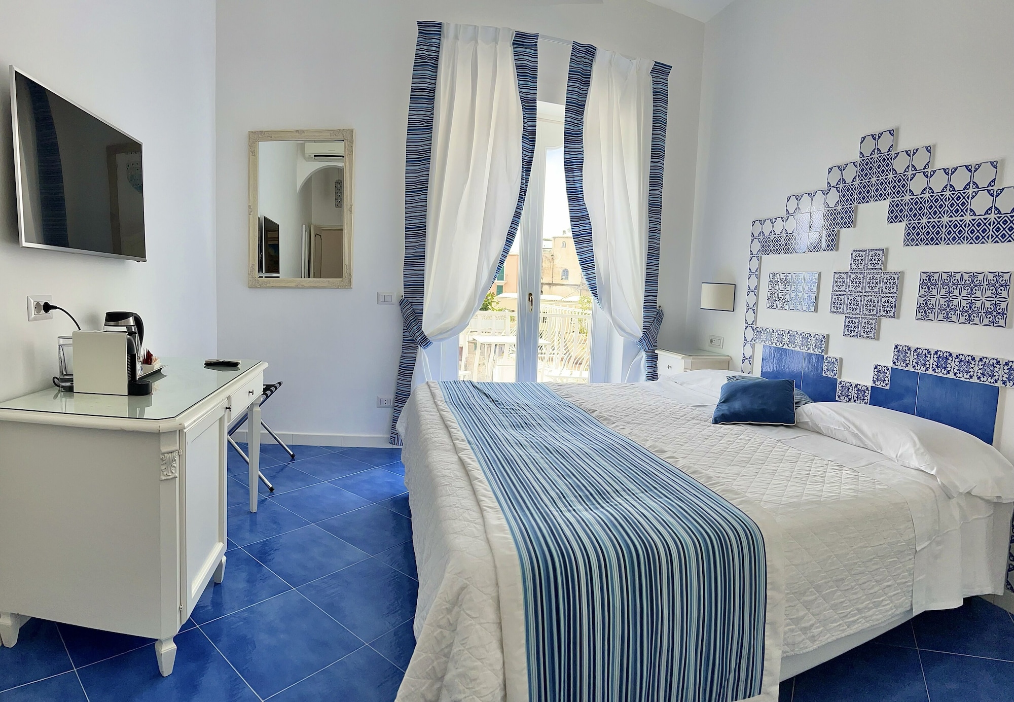 SUPERIOR, DOUBLE OR TWIN BED, BALCONY