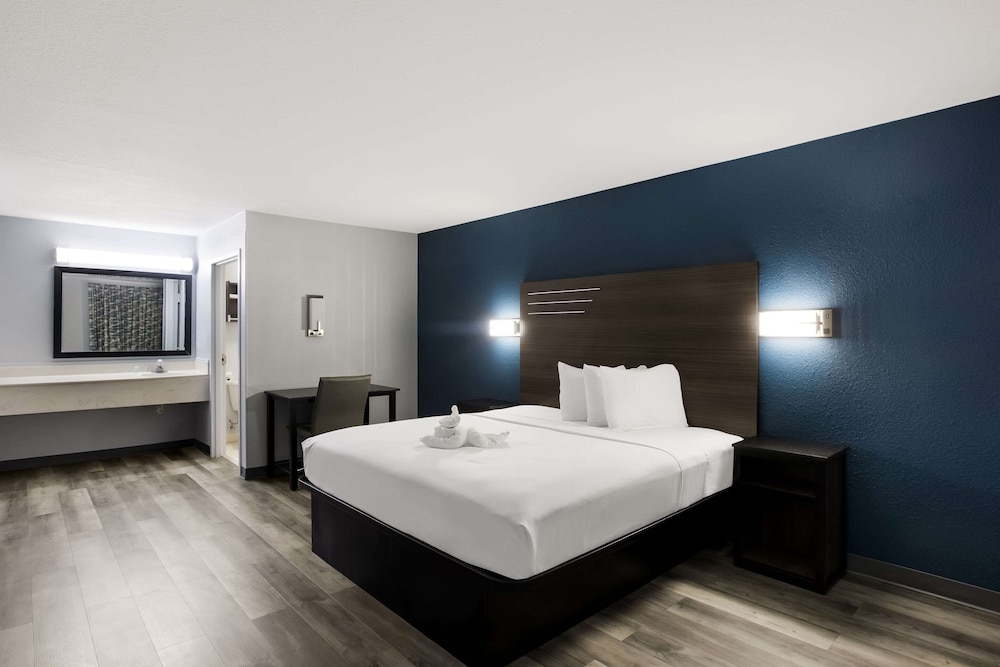 Standard, King Bed