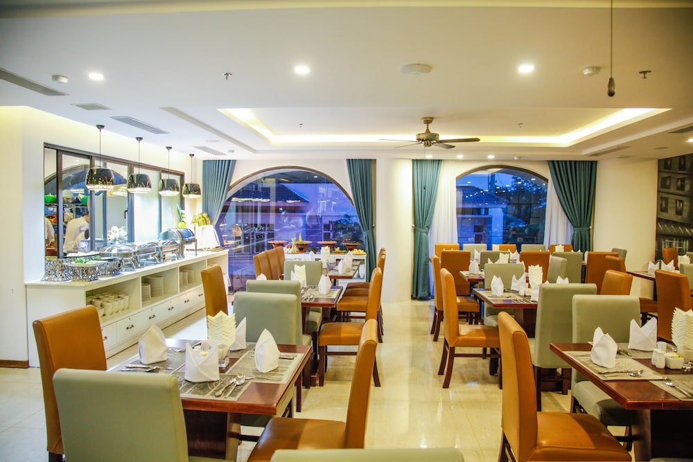 Ritzy Boutique Hotel Da Nang 65/77