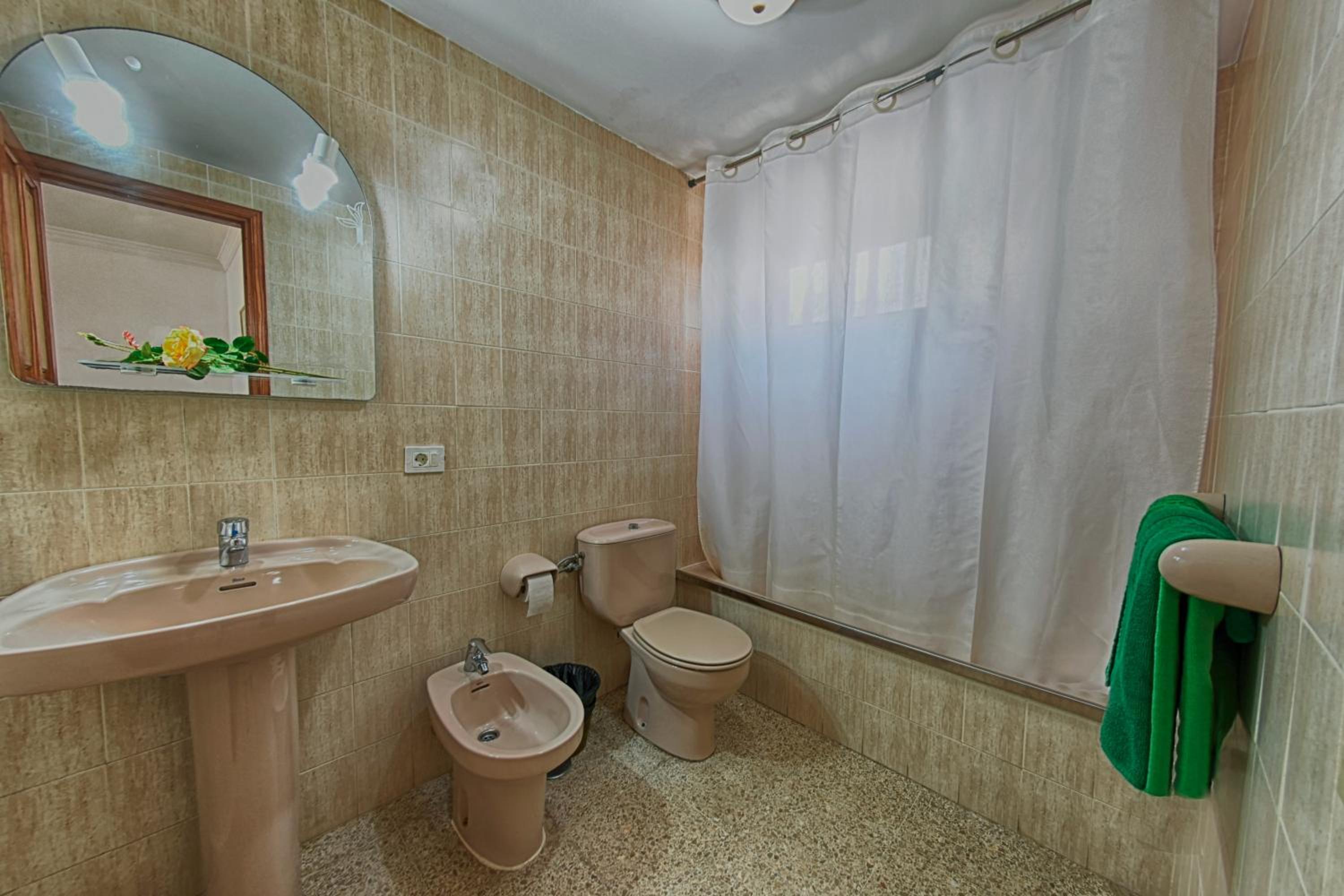 Isabel Apartamentos 18/19