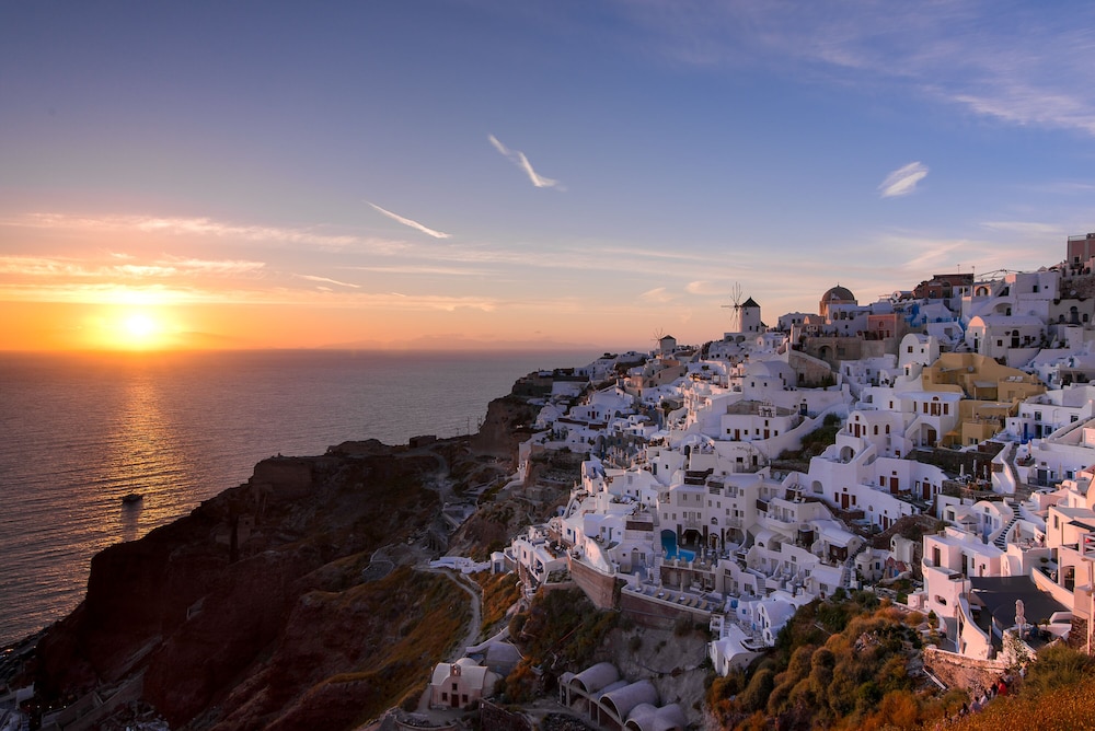 Pezoules of Oia 39/59