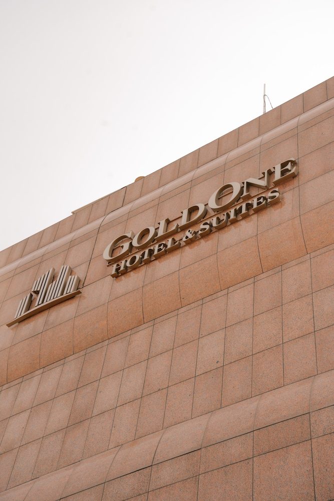 Goldone Hotel And Suites 5/72