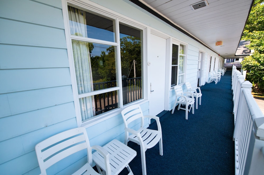 Days Inn by Wyndham Bar Harbor 5/53