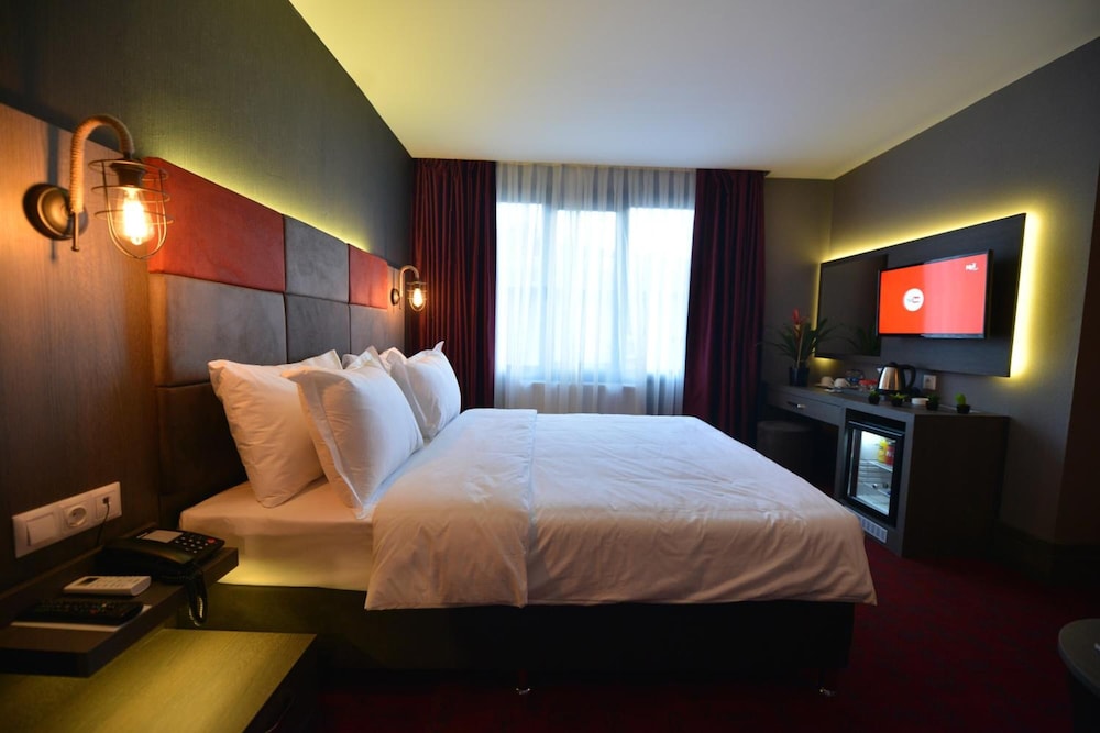 A11 Hotel 9/48
