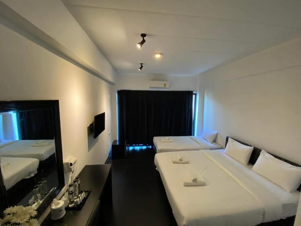 Azz Hotel 15/43