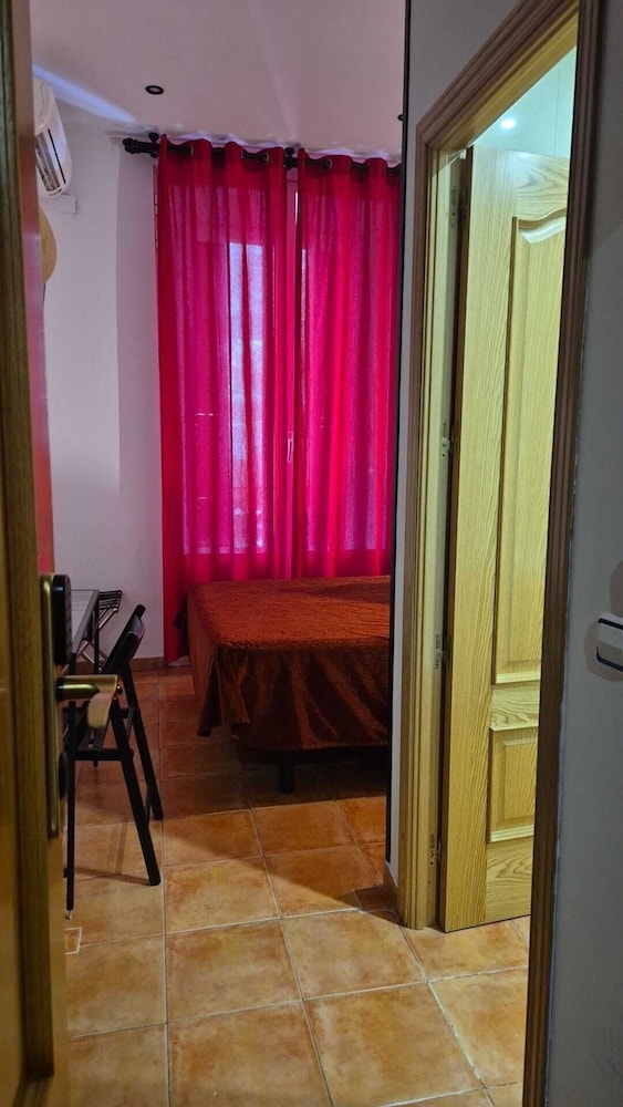 Hostal Las Fuentes 47/66
