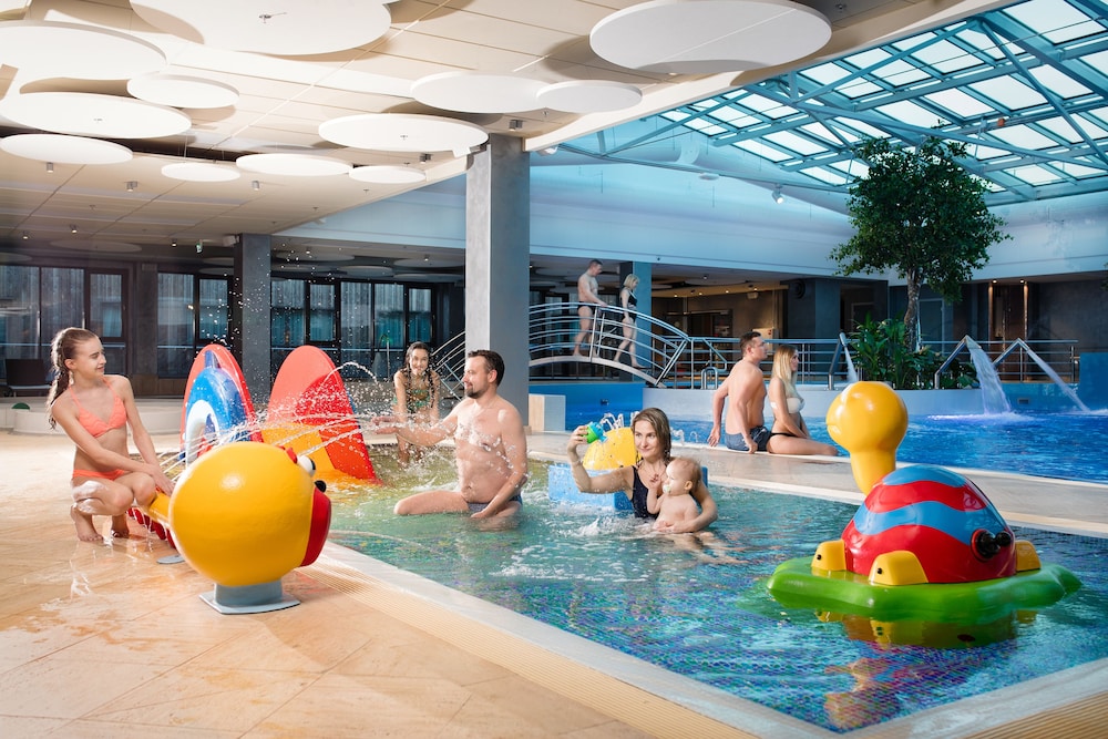 V Spa Hotel and Conference centre 54/64