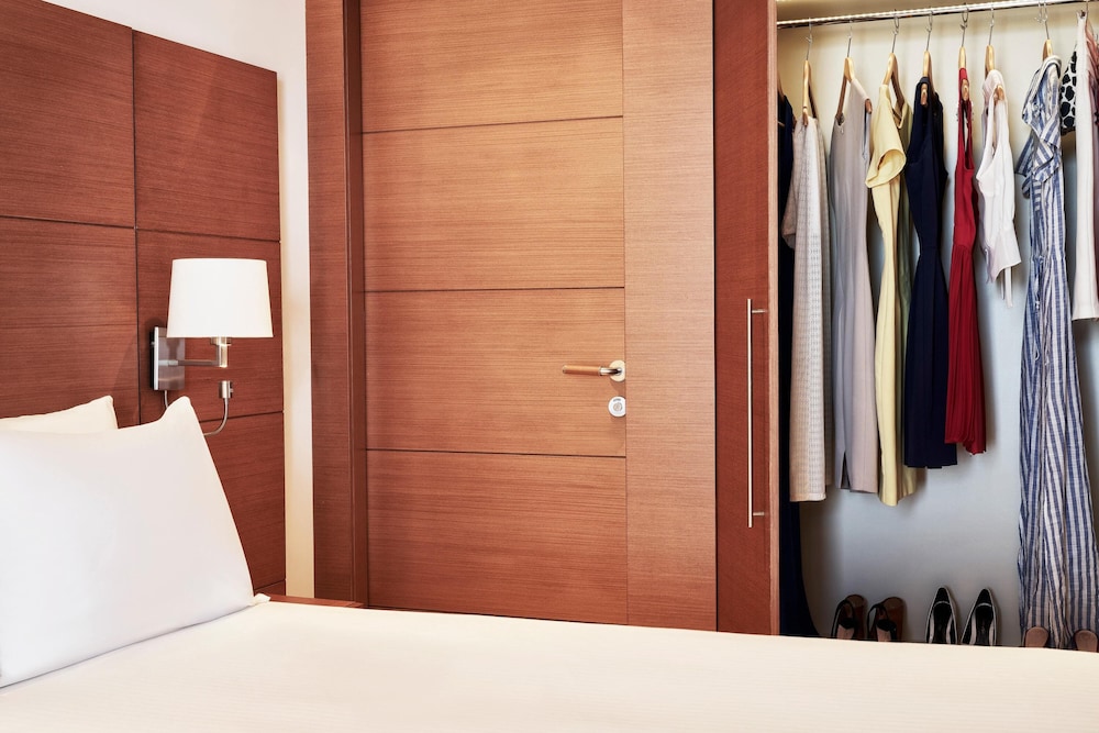 Bellevue On The Beach Suites 16/31