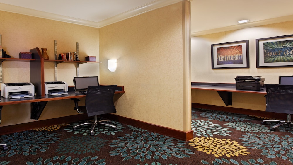 Staybridge Suites Chattanooga Downtown Convention Center 50/53