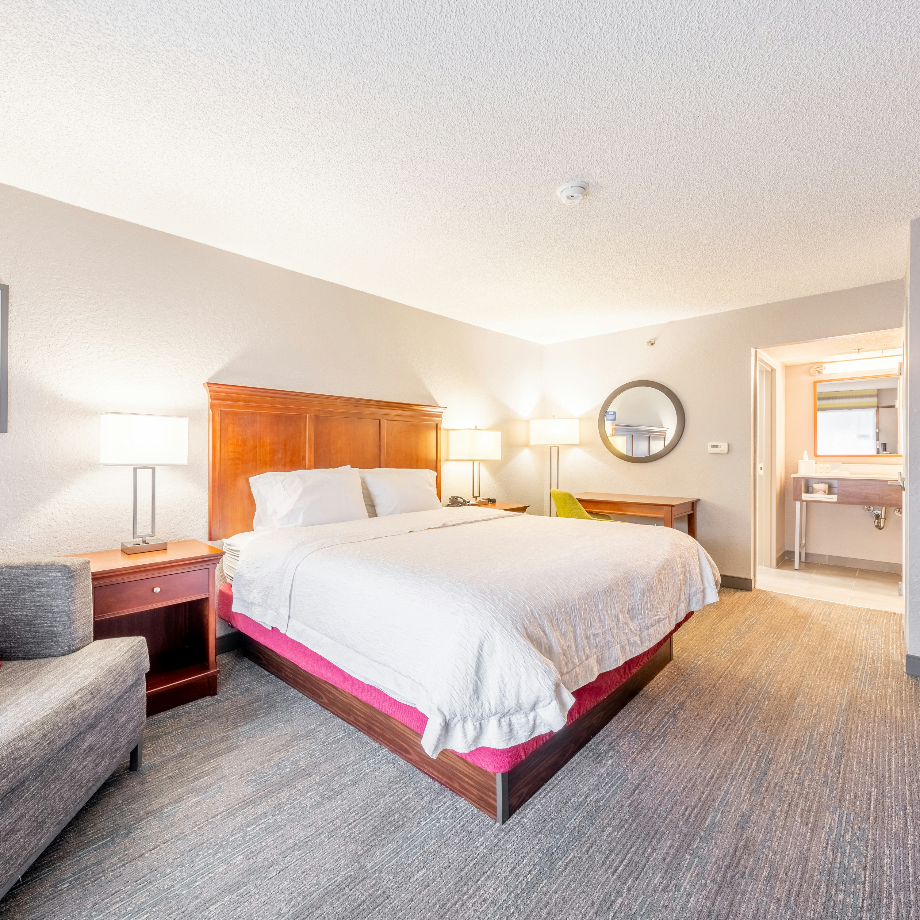 غرفة بسرير كينج، Hampton Inn Gainesville FL 2/8
