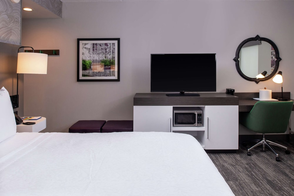 Hampton Inn And Suites Winston Salem Downtown 24/53