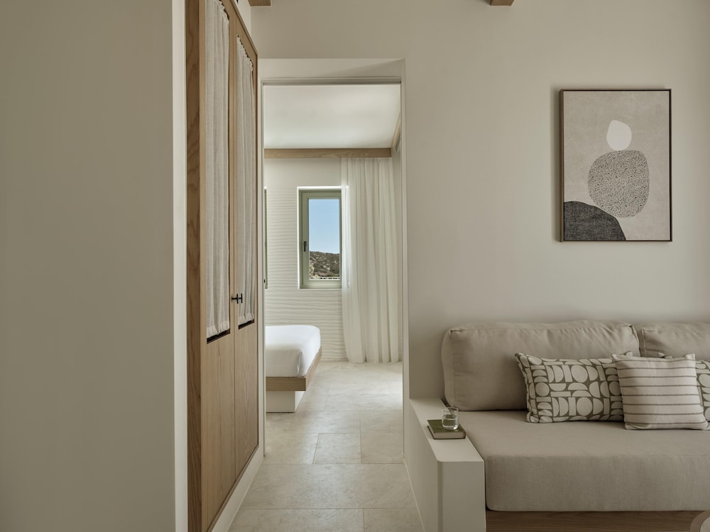 Parian Chronicle Hotel Paros 32/50