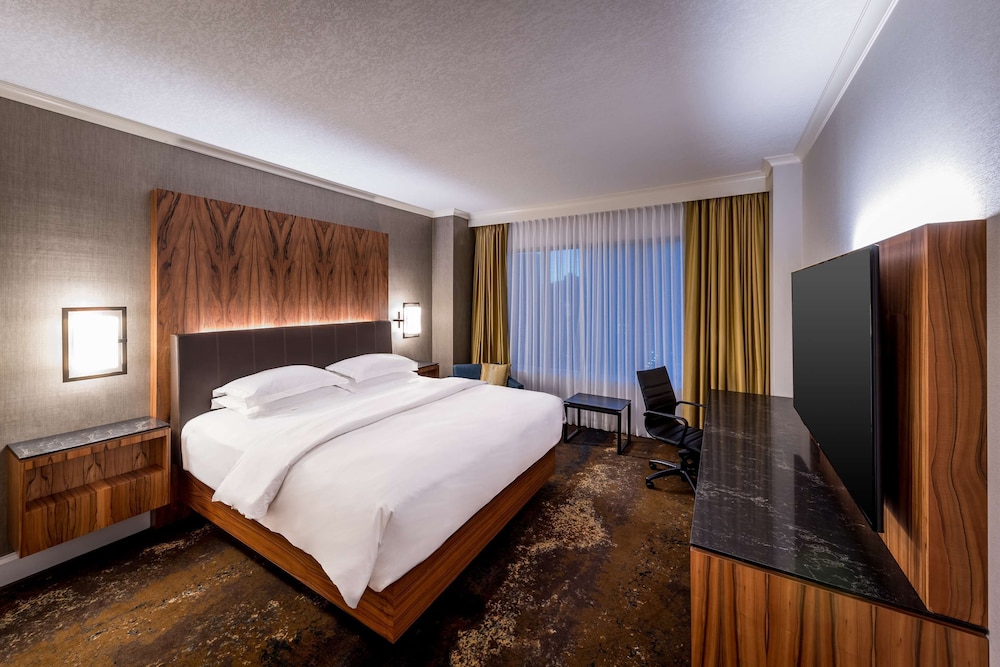HYATT REGENCY CALGARY 18/68