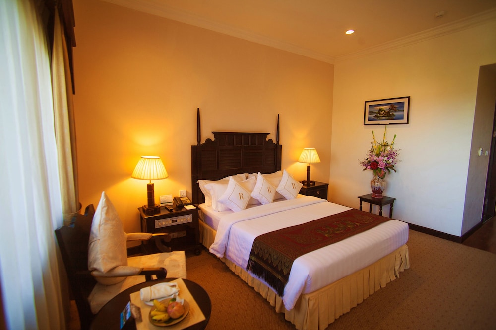 REE HOTEL 11/50