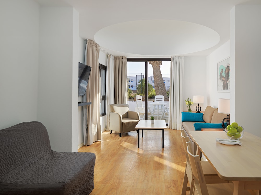 H10 Suites Lanzarote Gardens 45/73