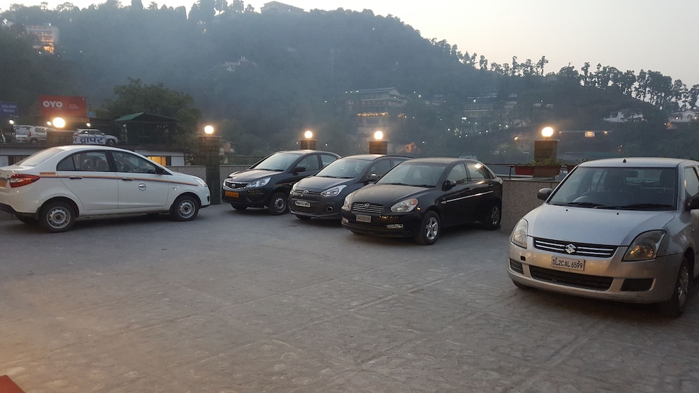 Oyo Rooms Mussoorie Library 29/38