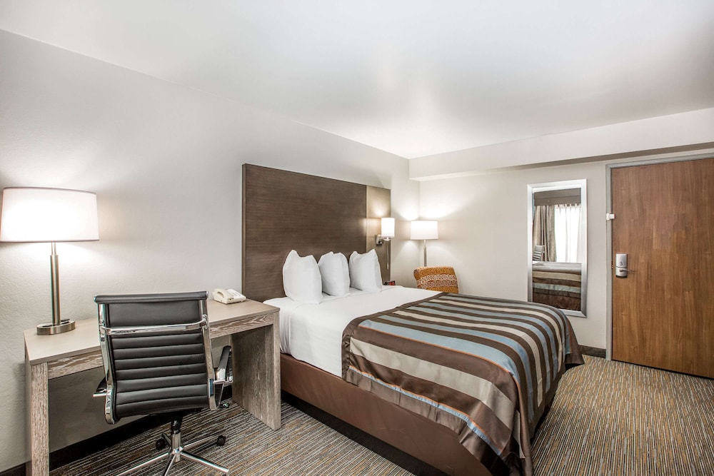 غرفة ديلوكس بسرير كوين في طابق مرتفع، Wingate by Wyndham Louisville Fair and Expo 3/4