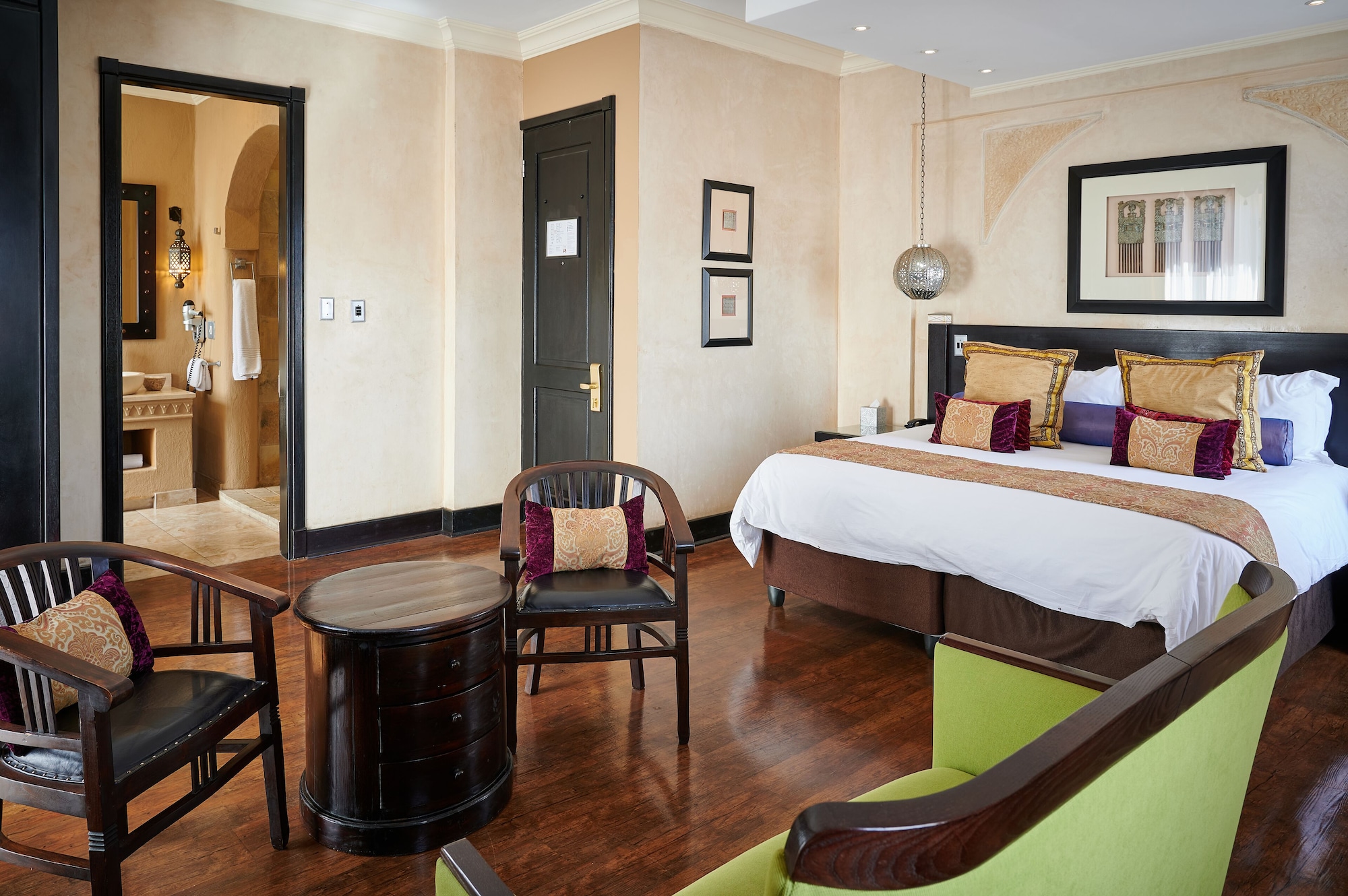 Junior Suite, King Bed