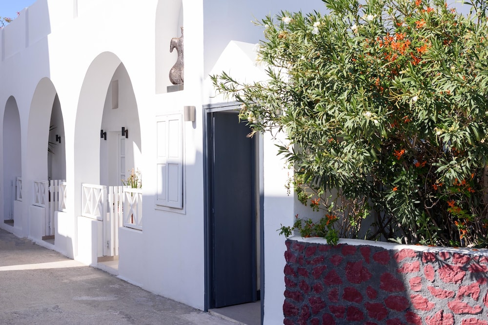 Muses Cycladic Suites 71/80