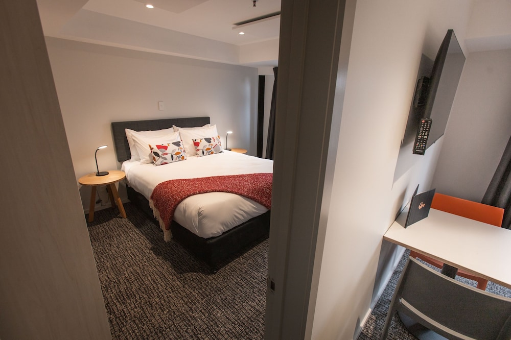 Hotel Give 36/79
