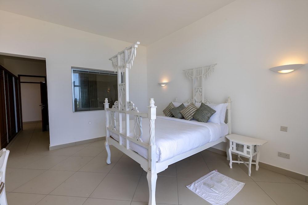 Sun N Sand Beach Resort 13/50