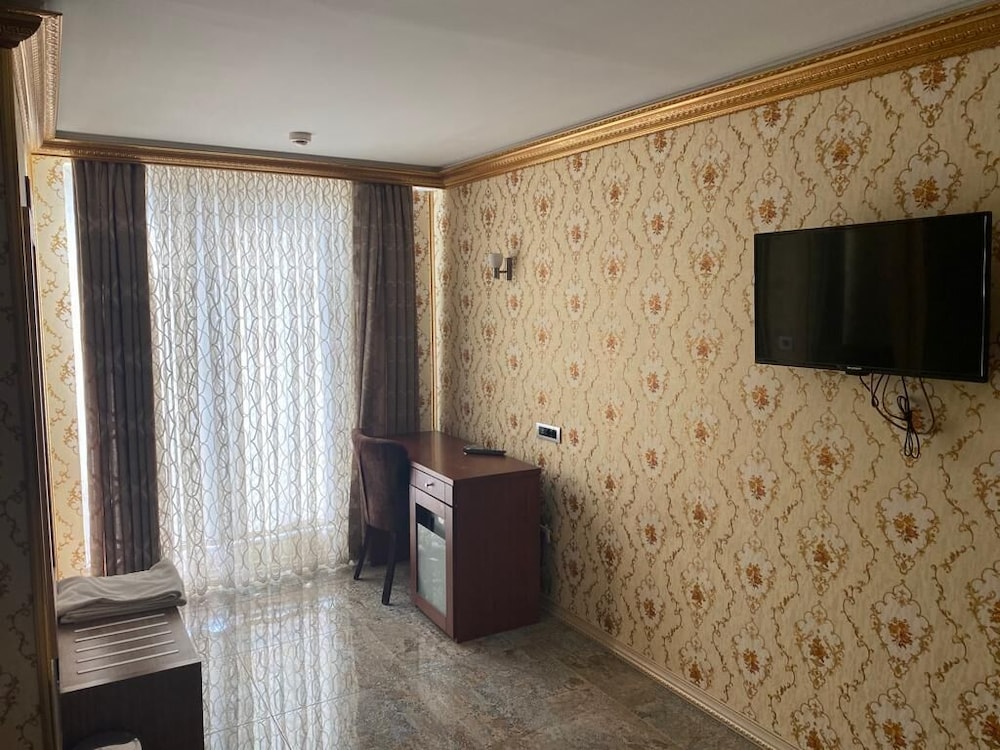 Grand Merin Hotel 46/63